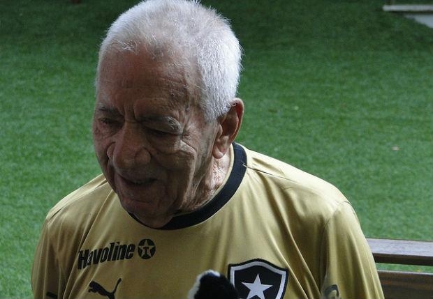 Nilton Santos, a 'Enciclopédia', morre aos 88 anos em clínica no RJ